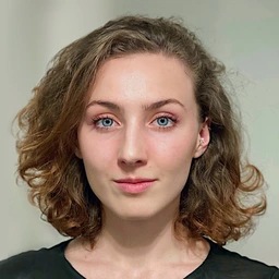 Laure Gauthe Portrait