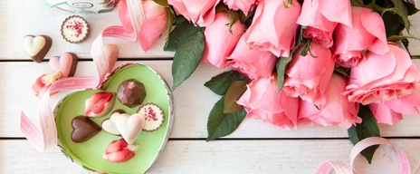 Blumen und Pralinen