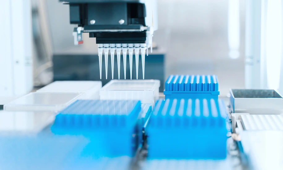 Pipetting robot laboratory.