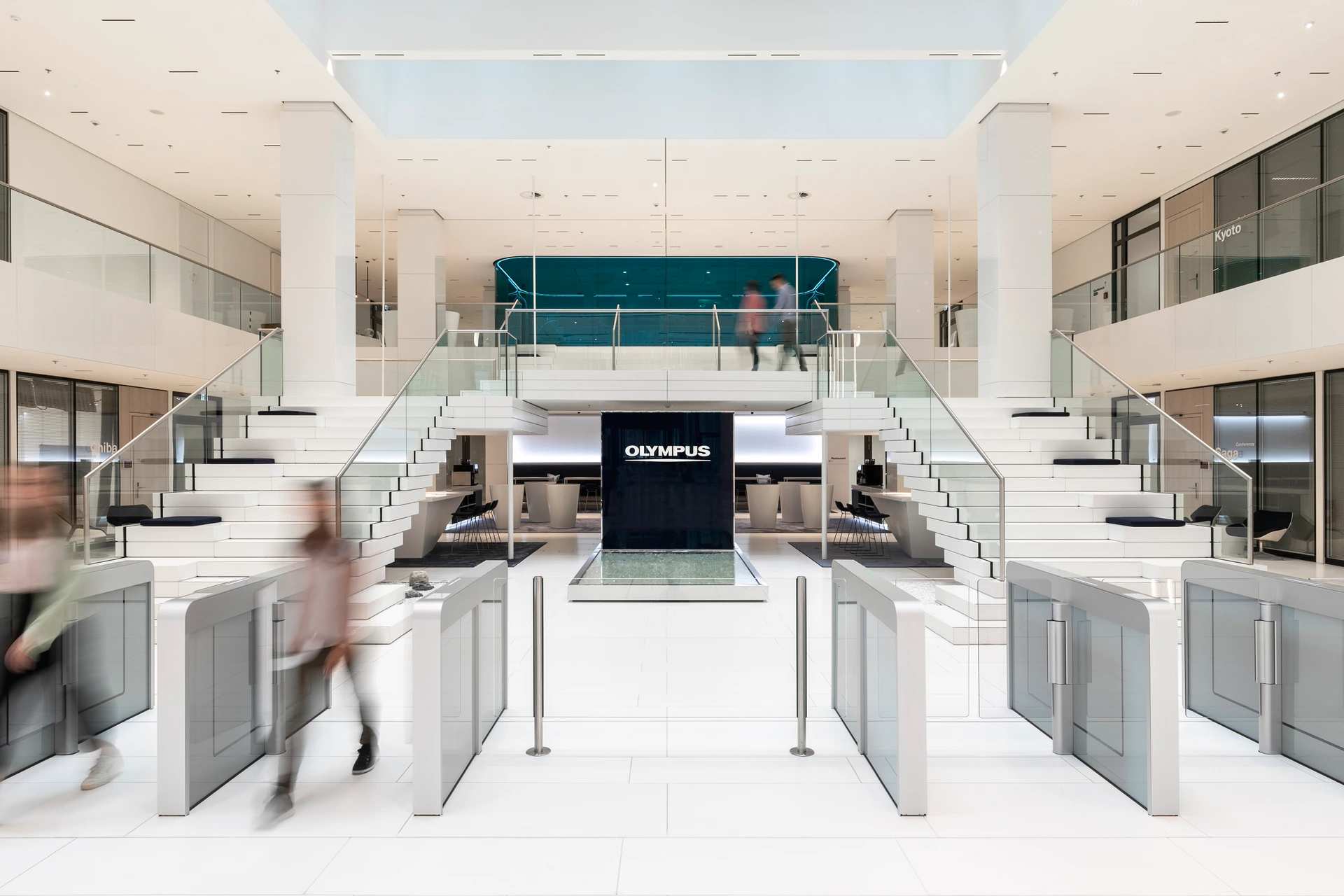2_olympus_emea_zentrale_foyer_-trainingszentrum.jpg