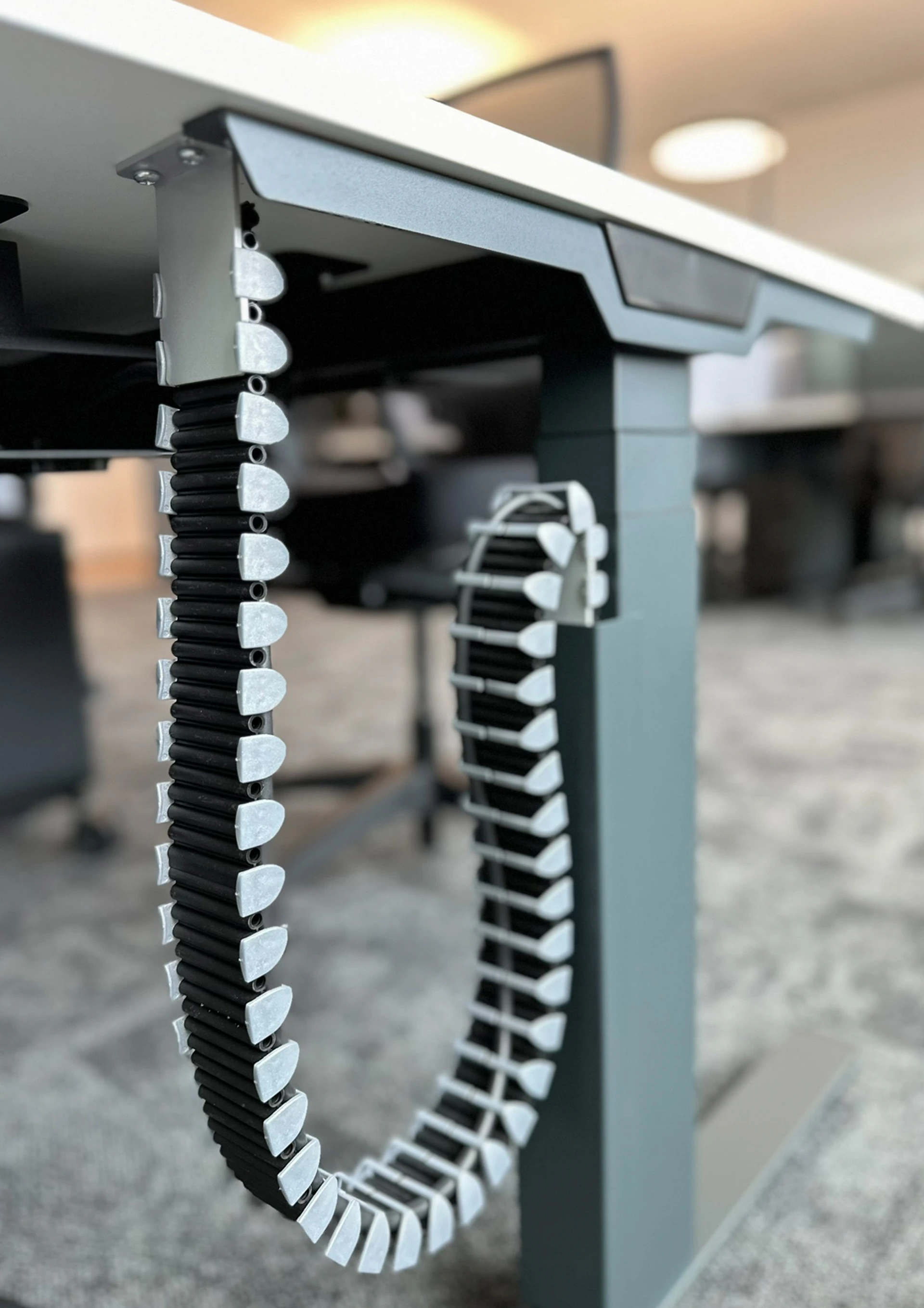 Referenz AgileRobots Schreibtisch CREW T