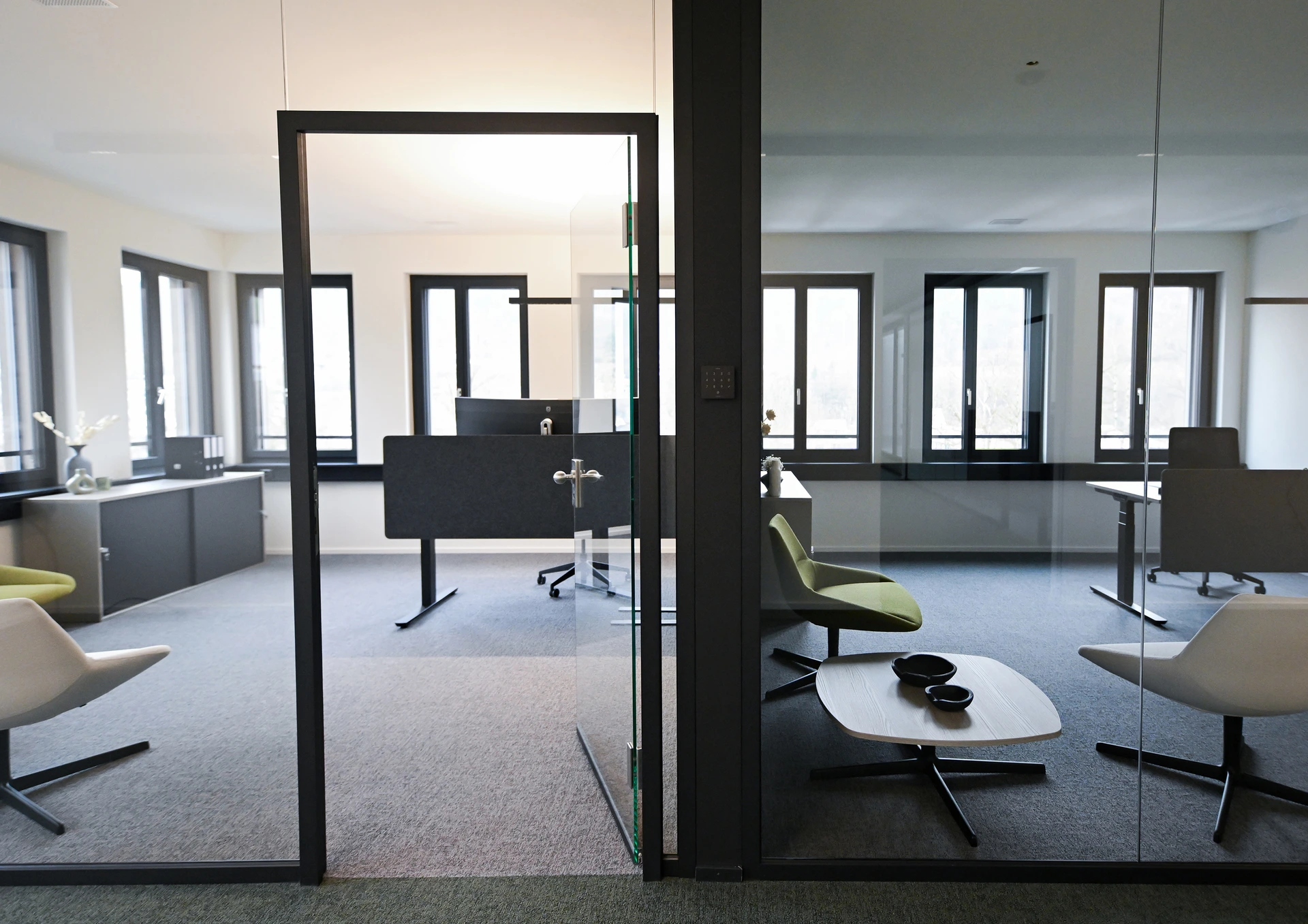 PALMBERG BÜRO AXOVA © MELANIE DUCHENE DIE BILDER DUERFEN NUR FUER DIE BESPROCHENE VERWENDUNG GEBRAUCHT WERDEN, WEITERE NUTZUNGEN SIND MIT DER FOTOGRAFIN, MELANIE DUCHENE ABZUKLAEREN.