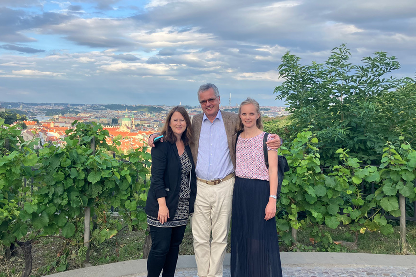 Picture of Dr. G.-Jürgen Hogrefe, Nadine Schuchert and Antonia Hogrefe in Prague.
