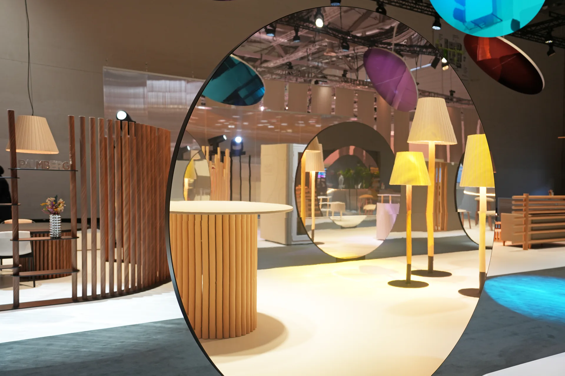 Produktdarstellung der CURL Familie auf der ORGATEC 2026
