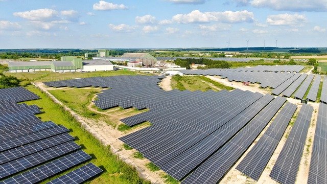 Site militaire de Fontenet reconverti en parcs solaires