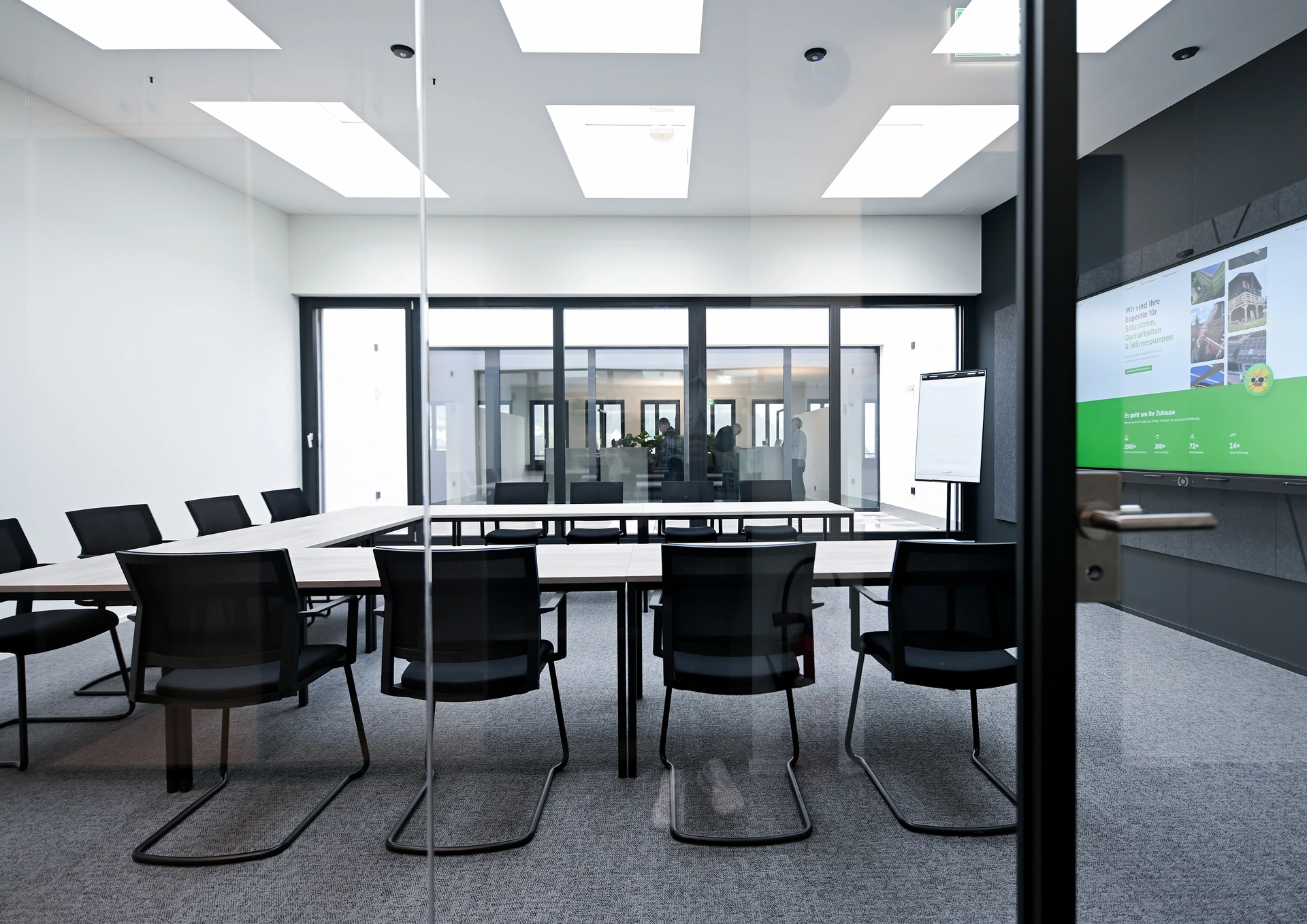 PALMBERG BÜRO AXOVA © MELANIE DUCHENE DIE BILDER DUERFEN NUR FUER DIE BESPROCHENE VERWENDUNG GEBRAUCHT WERDEN, WEITERE NUTZUNGEN SIND MIT DER FOTOGRAFIN, MELANIE DUCHENE ABZUKLAEREN.