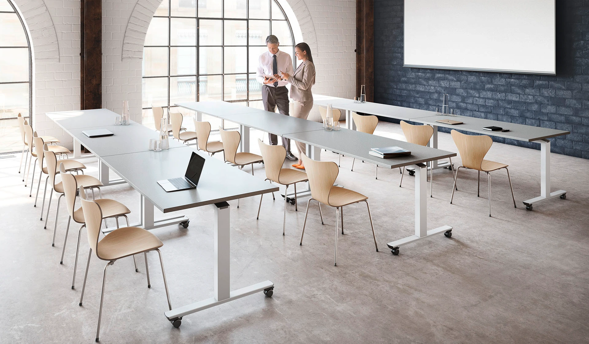 konferenz-klapptisch-crew.jpg