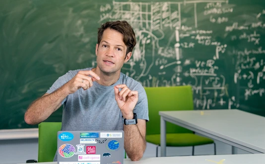 Porträt: Prof. Fabian Theis
