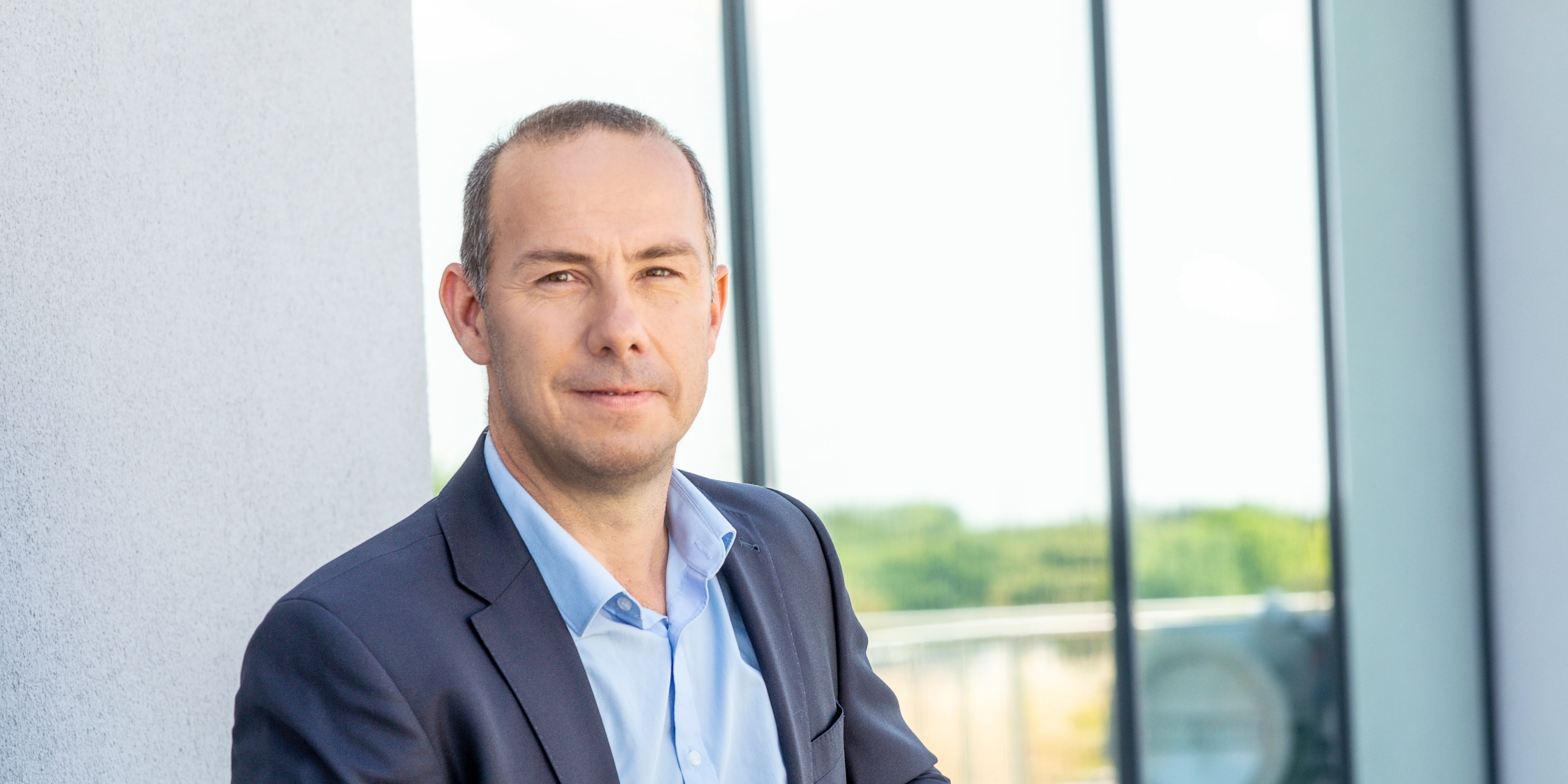 Prof. Heiko Lickert vor hellem Hintergrund