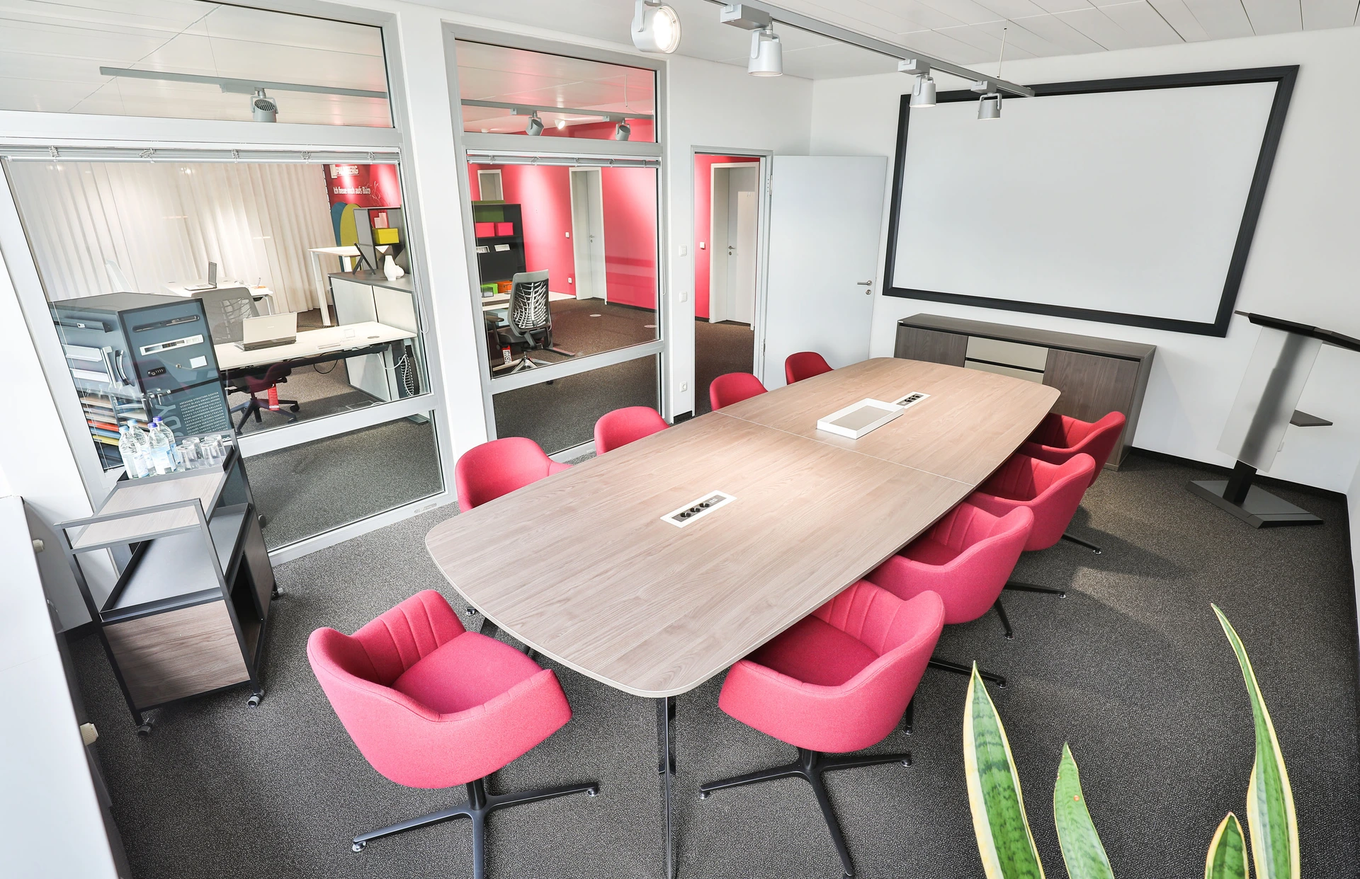 showroom-muenchen-konferenztisch-nomar