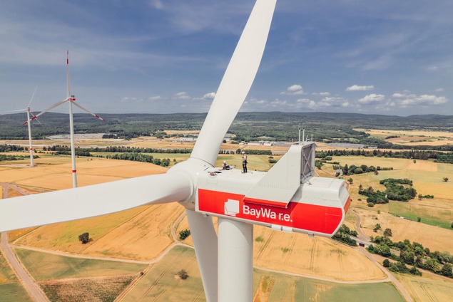 Towers and nacelles cleaning