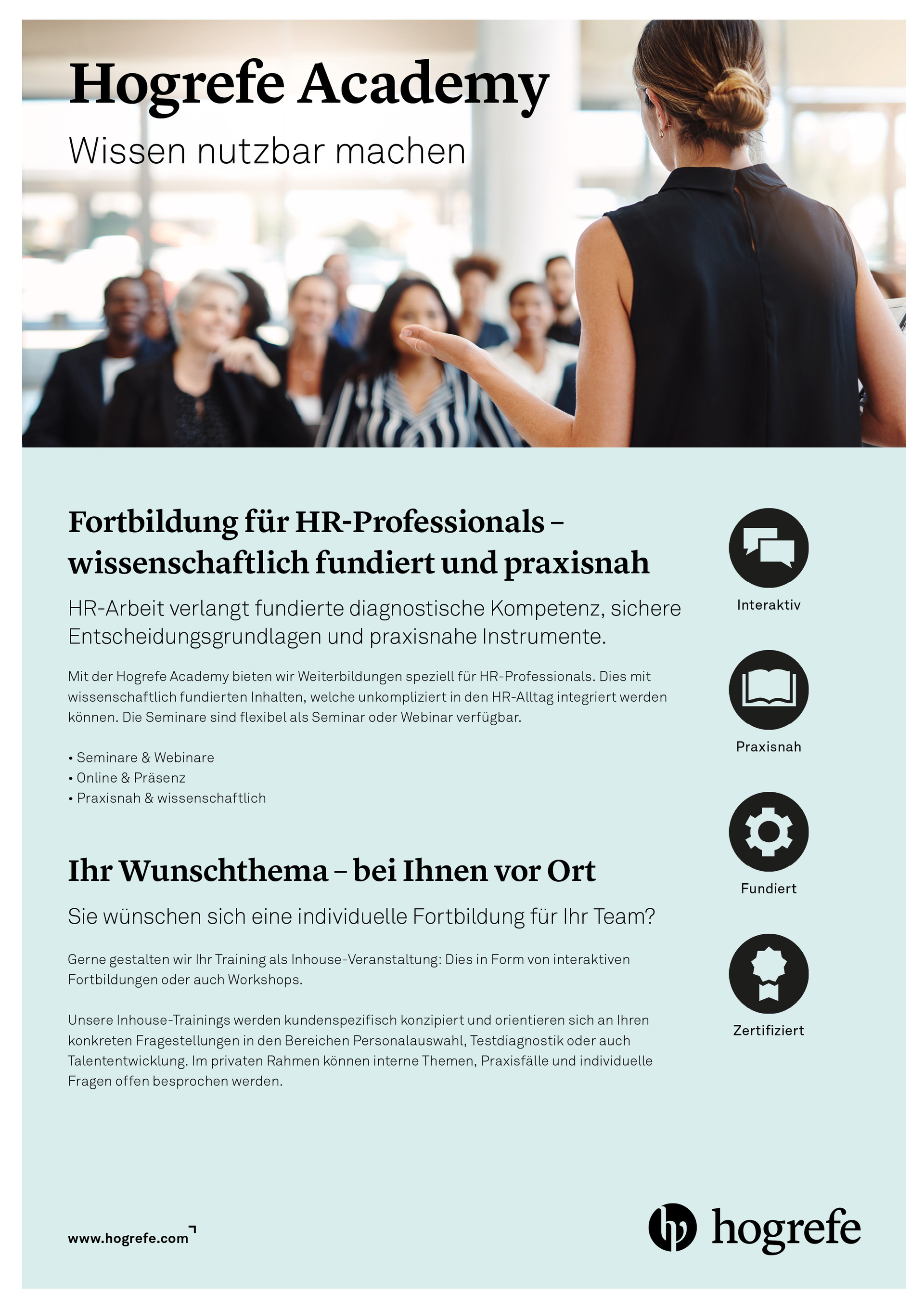 Flyer der Hogrefe Academy zur Fortbildung für HR-Professionals mit Vortragsszene und Informationen zu Seminaren und Webinaren.