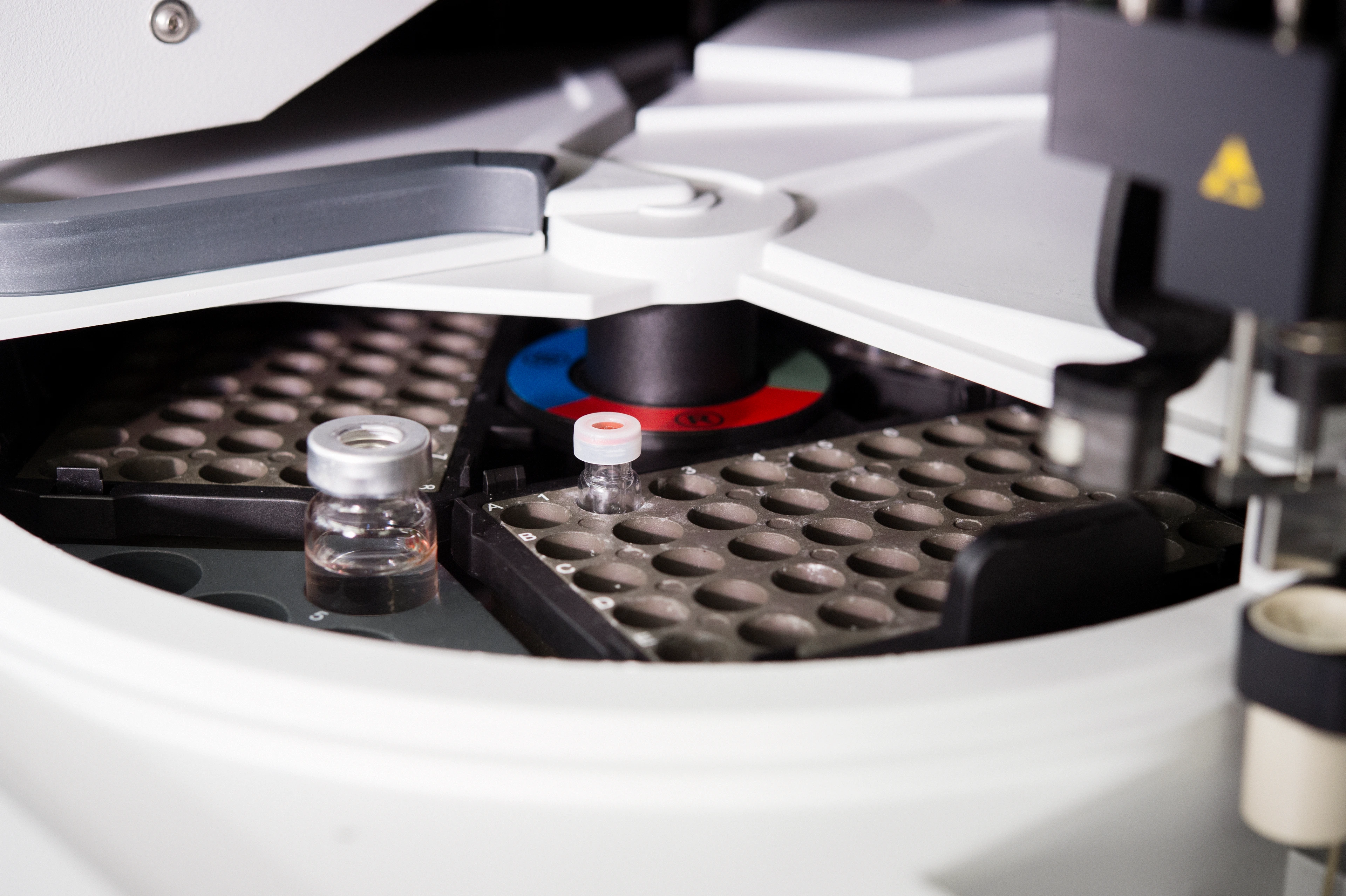 Lab Heidemannstrasse Massenspektometer Sample