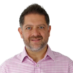 Porträt_Kamyar_Hadian-freigestellt