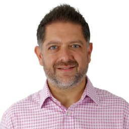 Porträt_Kamyar_Hadian-freigestellt