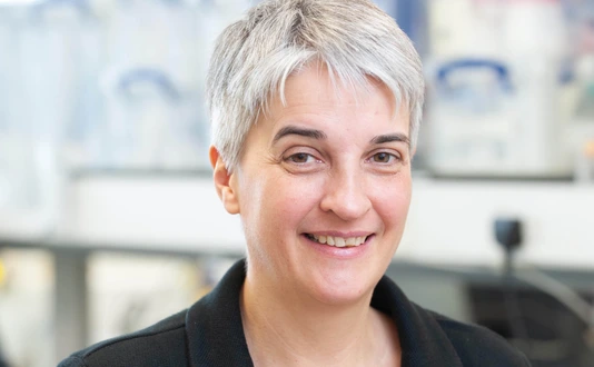 Porträt Julia Schnabel_Ki-Erweiterung