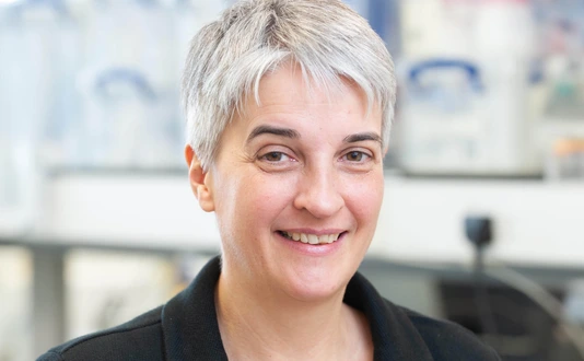 Porträt Julia Schnabel_Ki-Erweiterung