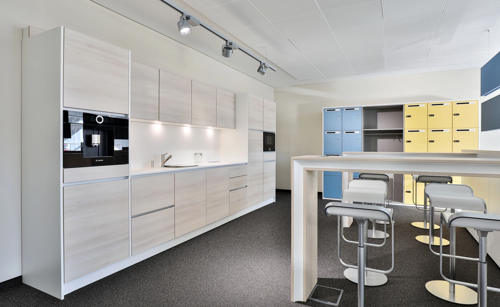 showroom-muenchen-buerokueche-cucina