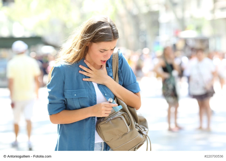 Frau mit Asthma