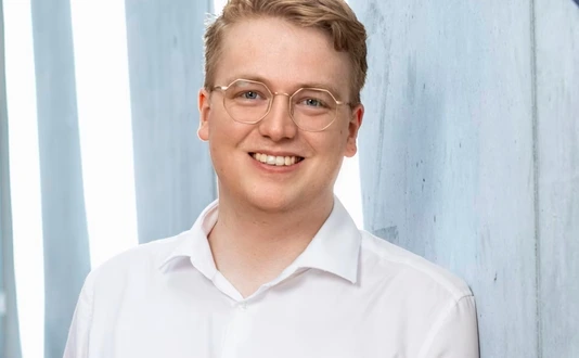 Porträt von Steffen Schneider