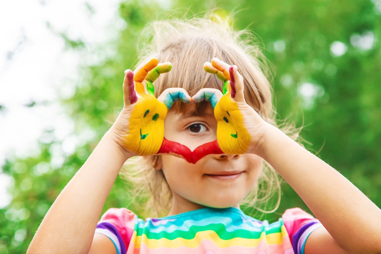 girl-hands-paint-colors