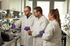 labor-peter-institut-fotoshooting-nozy-andreas pfohl-220727_0895