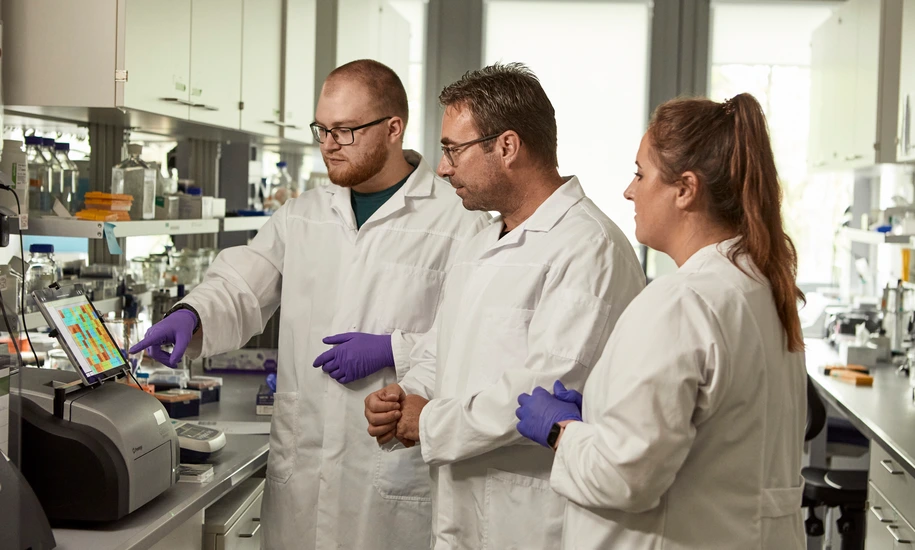 labor-peter-institut-fotoshooting-nozy-andreas pfohl-220727_0895