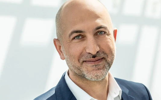 Portrait LHI Director Ali Önder Yildirim Banner breit
