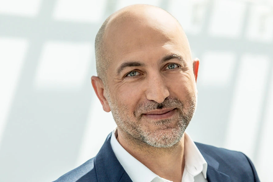 Portrait LHI Director Ali Önder Yildirim Banner breit